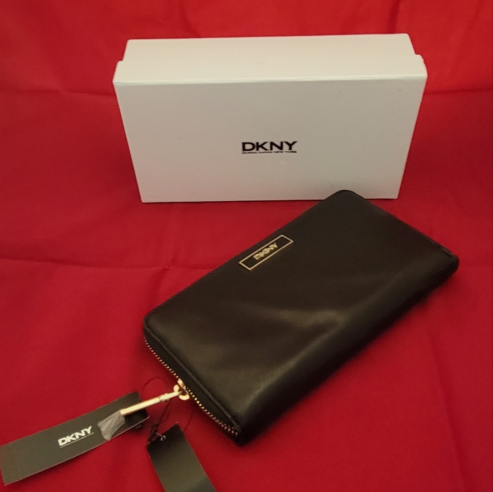 NWT Black leather DKNY wallet